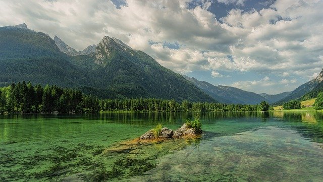 KAYAK